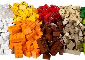 LEGO Bricks and More Creative Suitcase (10682)