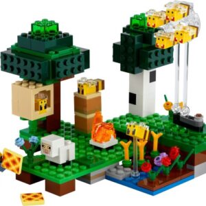 LEGO Minecraft The Bee Farm (21165)